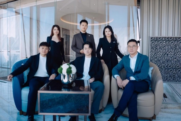 中国酒店业新生代接班：九十年锦江与 "后浪" 共探传承新路径 