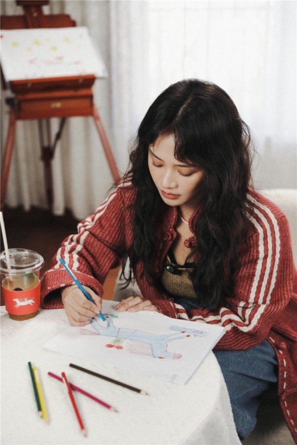 喜茶春节限定活动上线，携手“小马”马思纯启动灵感创作 