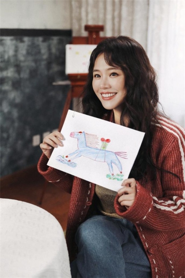 喜茶春节限定活动上线，携手“小马”马思纯启动灵感创作 