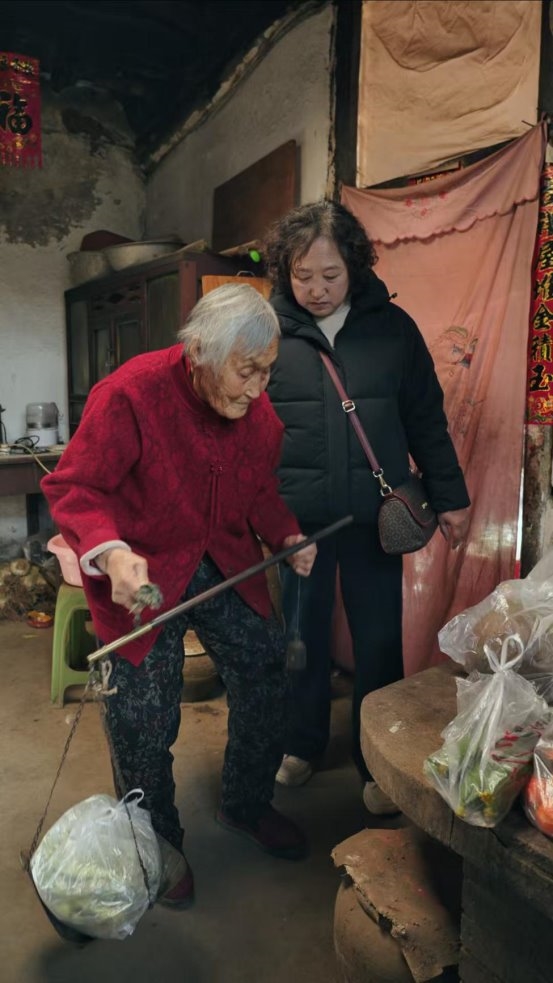 温暖守护特别策划：“被需要”的“徐姥姥” 