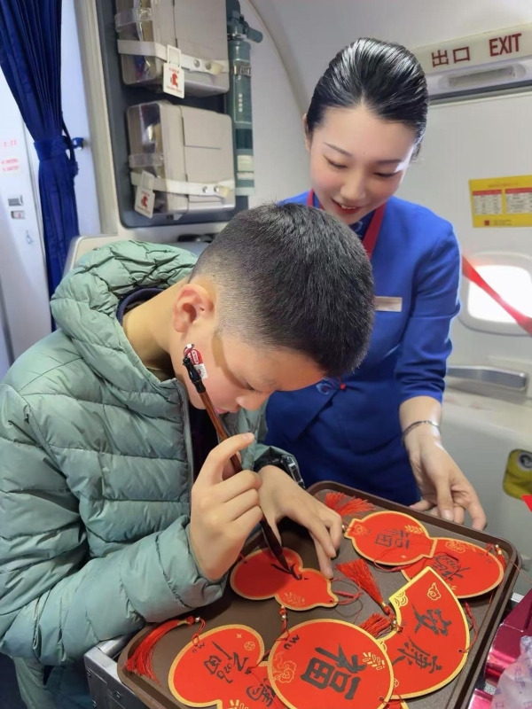 东航多彩新春主题活动助力旅客春节欢乐行 