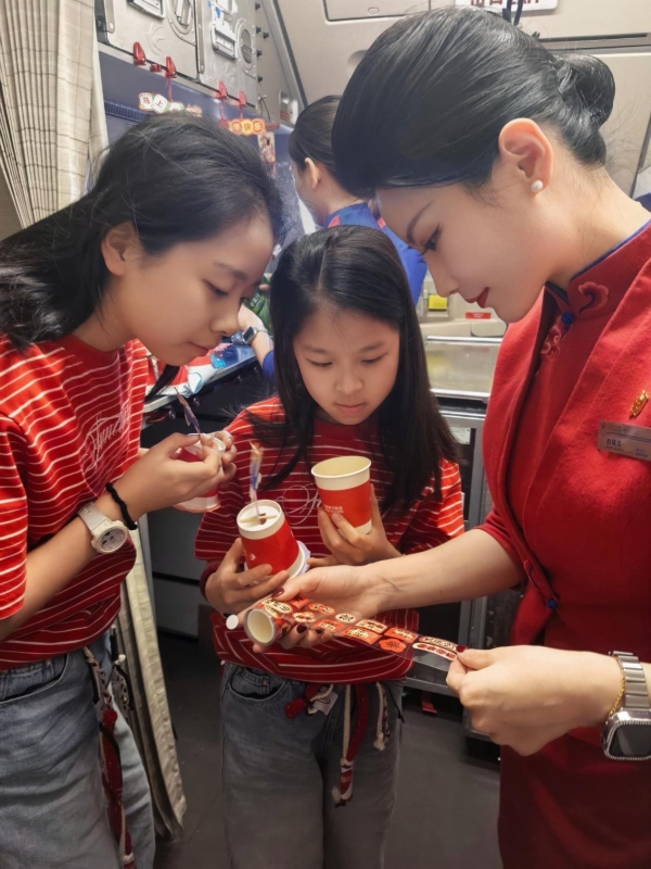 东航多彩新春主题活动助力旅客春节欢乐行 