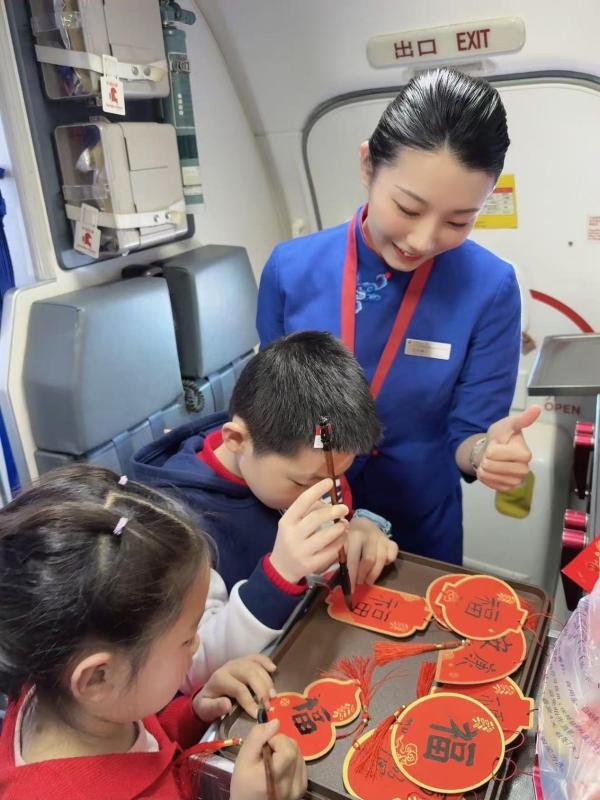 东航多彩新春主题活动助力旅客春节欢乐行 