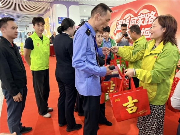 温暖回家路 让爱吉时回家——2026马年春运暖心画卷徐徐展开 