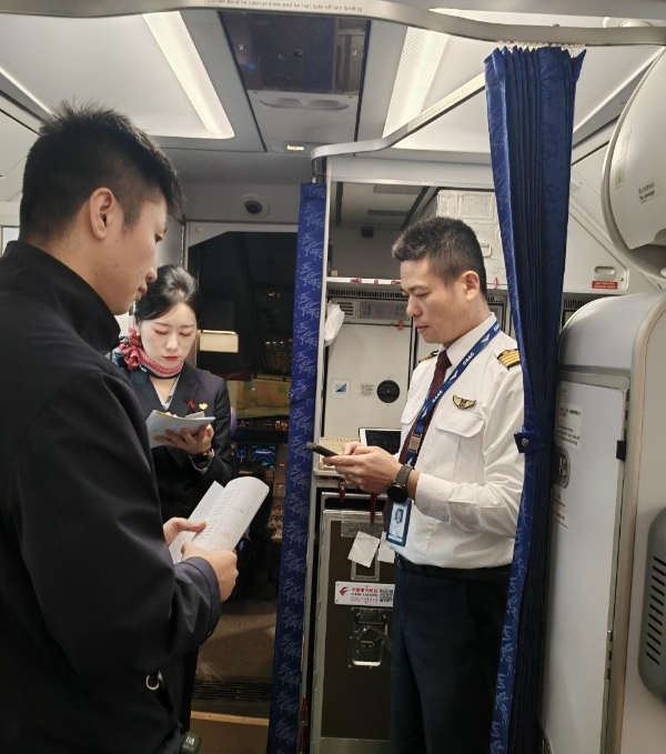 东航“马机长”的马年首飞