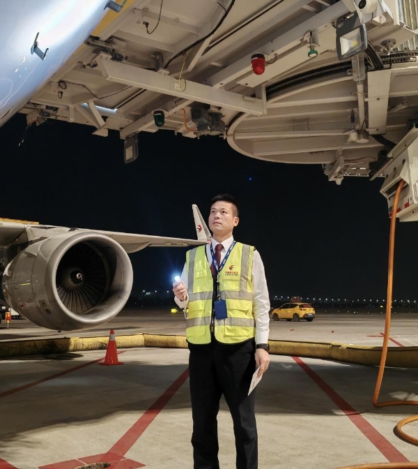 东航“马机长”的马年首飞