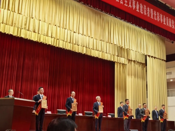 致敬榜样｜纽恩泰赵密升董事长获广州非公经济杰出代表表彰 