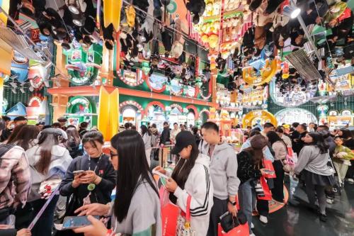 从“零售巨头”到“IP宇宙”：名创优品迈向全球领先的IP运营平台 