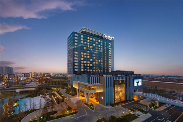 冰雪盛宴，璀璨迎新：太仓阿尔卑斯国际度假区邀您共度冰雪中国年 