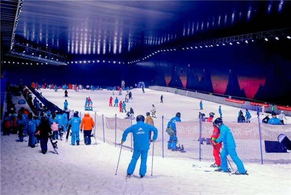 冰雪盛宴，璀璨迎新：太仓阿尔卑斯国际度假区邀您共度冰雪中国年 