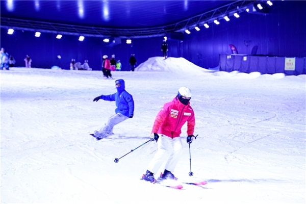 冰雪盛宴，璀璨迎新：太仓阿尔卑斯国际度假区邀您共度冰雪中国年 