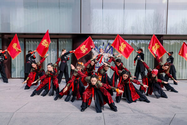 可隆品牌体验旗舰店「KOLON ATLAS可隆自然典集」在京揭幕 品牌代言人刘诗诗点睛启幕自然典藏之旅