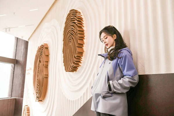 可隆品牌体验旗舰店「KOLON ATLAS可隆自然典集」在京揭幕 品牌代言人刘诗诗点睛启幕自然典藏之旅