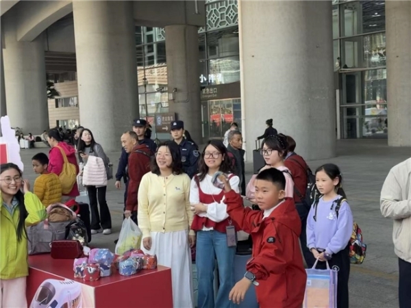 温暖回家路 让爱吉时回家 