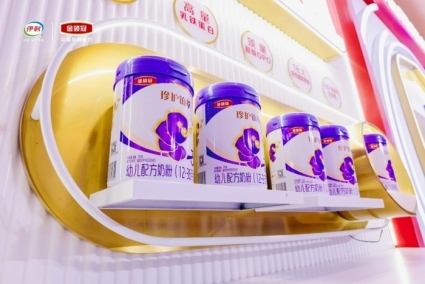 新生儿第一罐奶粉怎么选？金领冠珍护铂萃让新手父母更安心 