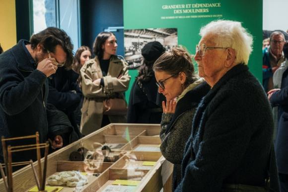 寻找亮丝的源头：一座博物馆与一个品牌的145年 