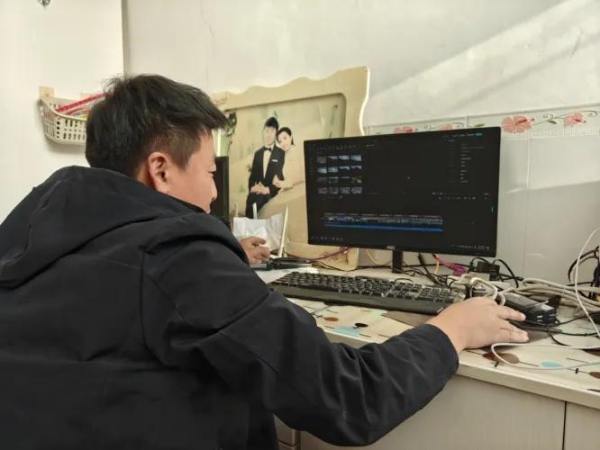 吕梁兄弟直播卖土豆：77万网友追更的现实版《平凡的世界》 