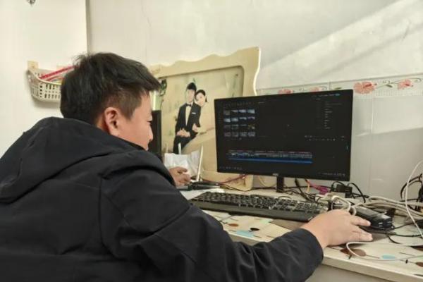 吕梁兄弟直播卖土豆：77万网友追更的现实版《平凡的世界》 