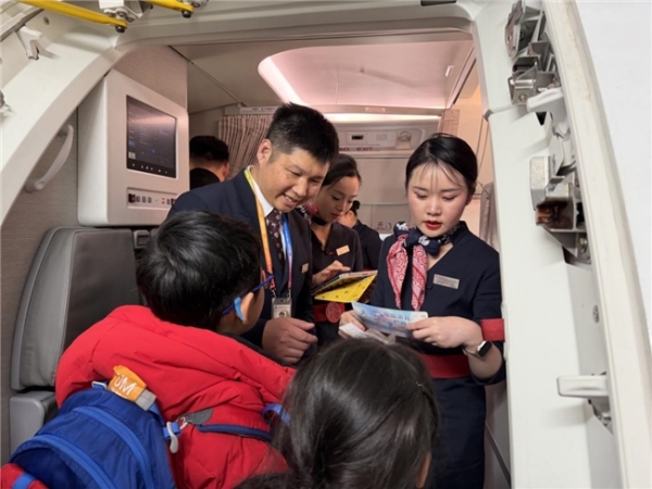 春运“单飞”儿童增长近8成：东航升级“无陪服务”，闭环守护安心旅程 
