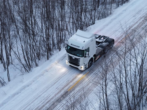 -35℃极寒试炼！欧曼银河5M PHEV：冷启无忧、行驶更平顺、充电更快速 