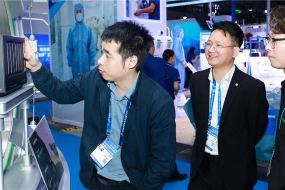 绿联以AI技术转化为核心，持续提升全球品牌影响力 