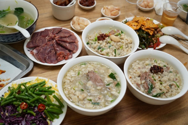 老陕的年味，都在这盒子里了！黄家泡馍馆马年礼盒开订，喊你备年货啦！ 