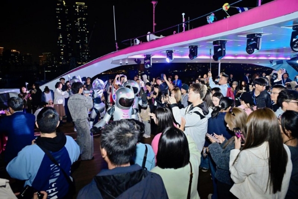 一水连三地 浪漫启新程|珠海首艘纯电豪华游轮“浪漫珠海号”首航圆满成功 