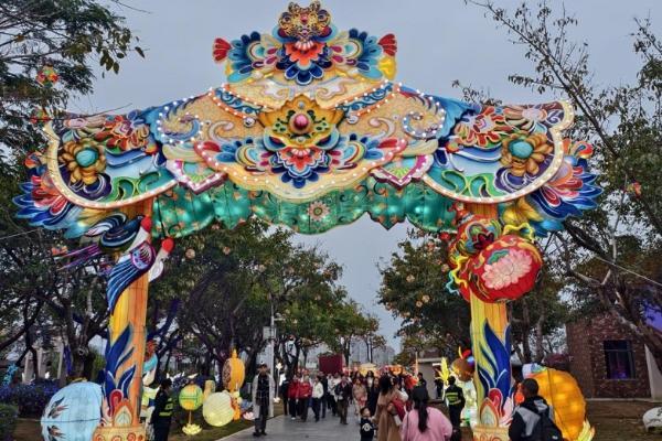 厦门新春亲子夜游热榜TOP5 园博苑灯会登顶 解锁童趣光影新体验