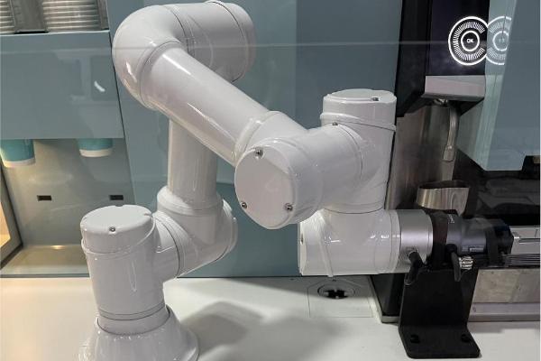 点亮南美瑞士：第六代咖啡机器人COFE+登陆乌拉圭