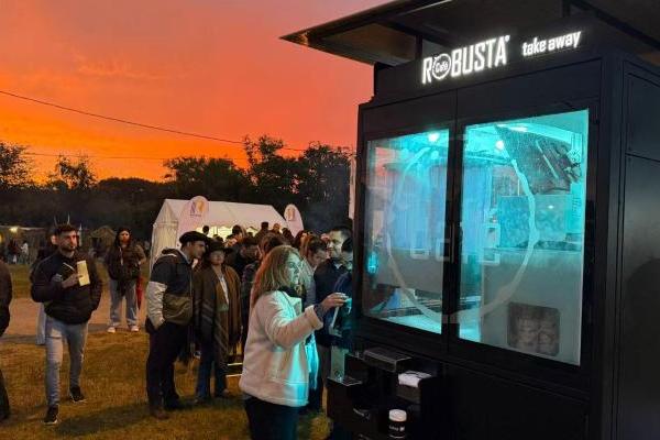 点亮南美瑞士：第六代咖啡机器人COFE+登陆乌拉圭