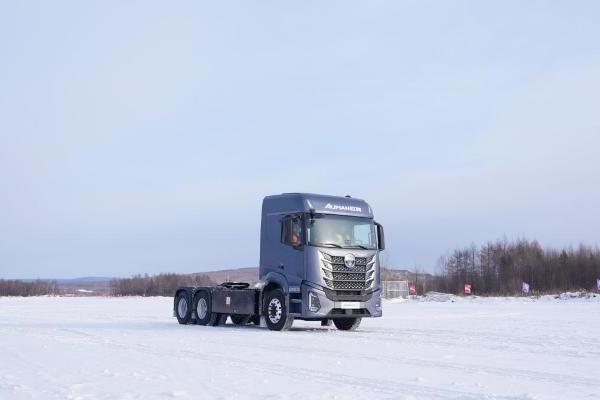 10分钟除霜+11分钟升温至15℃！欧曼银河纯电重卡极寒测试 守护运输舒适安全