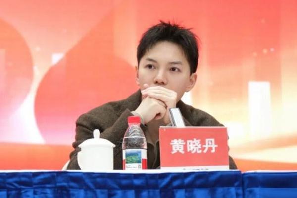 策马扬鞭・逐梦新程｜万家丽集团 2025 年年终总结暨表彰大会召开