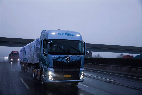 “开龙擎 向富行” 阜阳至杭州赵师傅带货试车 东风新KL 600马力综合油耗29升 