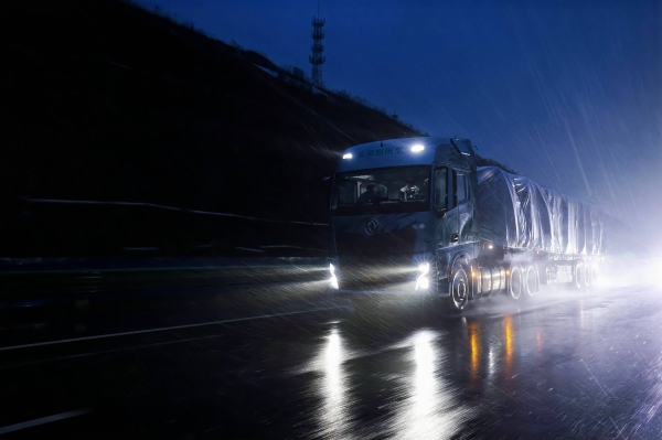 “开龙擎 向富行” 阜阳至杭州赵师傅带货试车 东风新KL 600马力综合油耗29升 