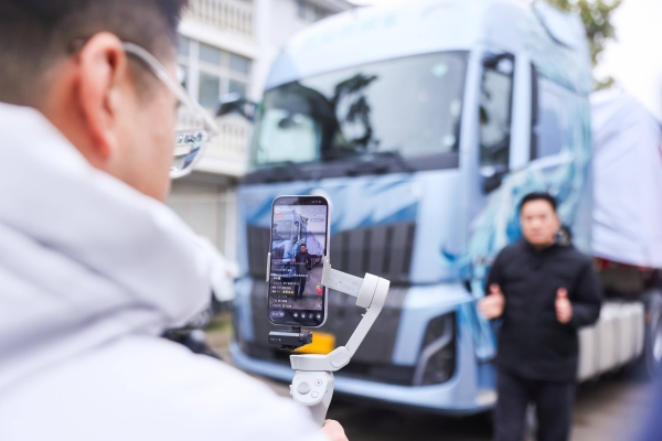 “开龙擎 向富行” 阜阳至杭州赵师傅带货试车 东风新KL 600马力综合油耗29升 