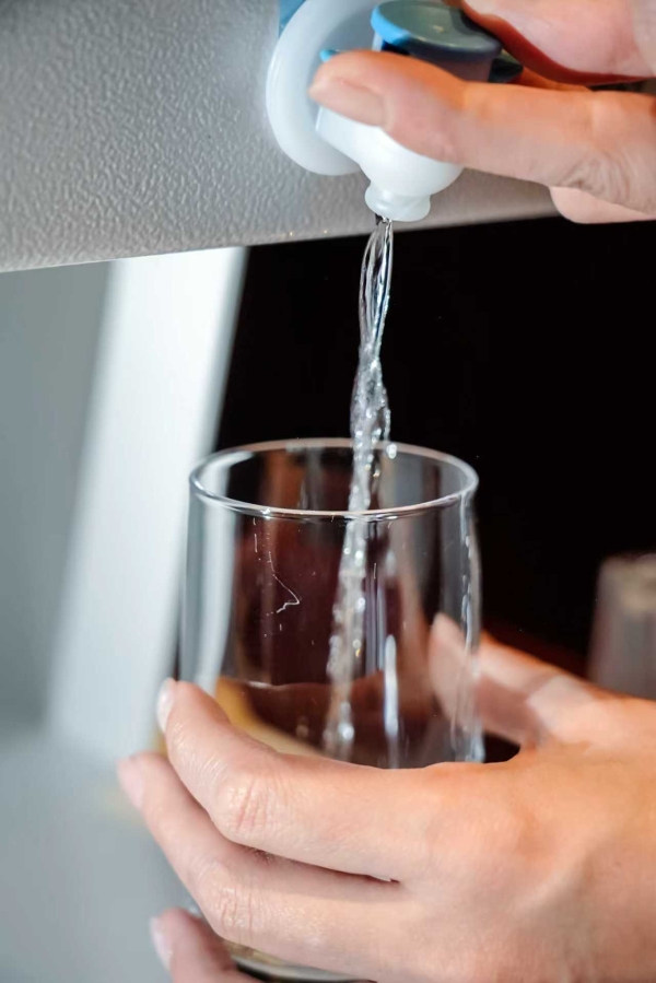 揭秘“最后一厘米”的饮水真相 