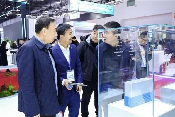  锂电钠电双线布局 海辰储能 CEEC 2026 赋能绿色算力新生态 