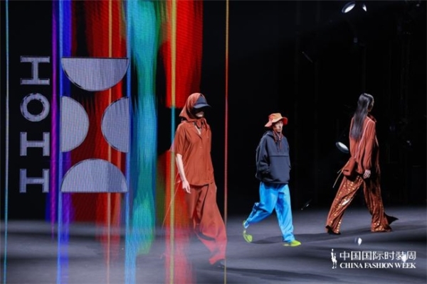  HOII 后益首度登陆中国国际时装周 「熙怡」系列亮相北京 