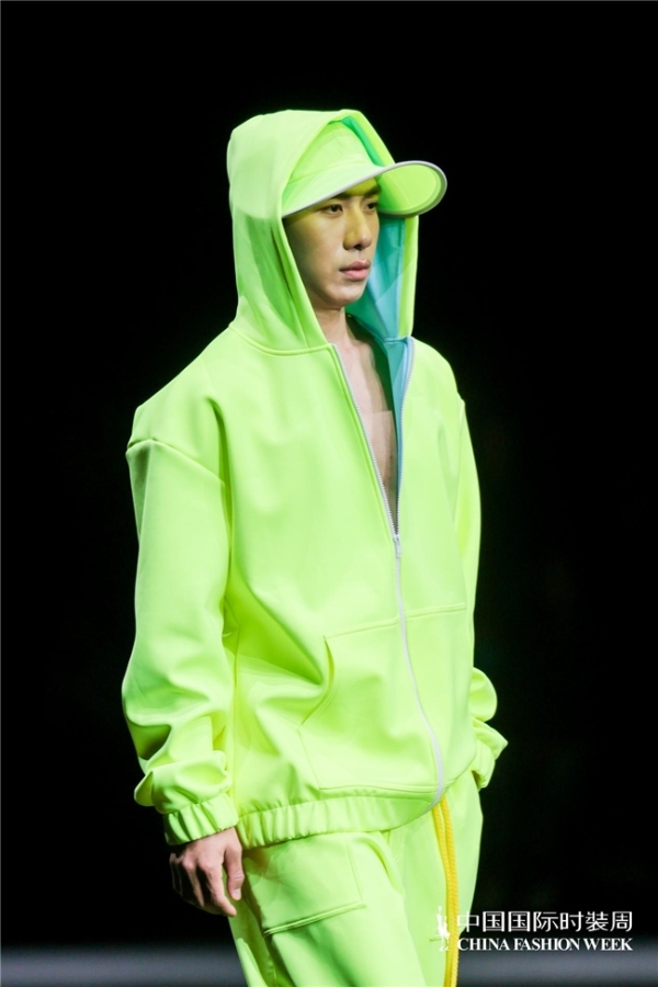  HOII 后益首度登陆中国国际时装周 「熙怡」系列亮相北京 