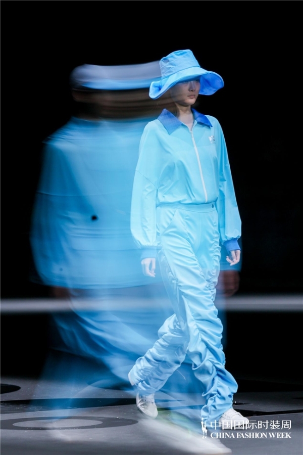  HOII 后益首度登陆中国国际时装周 「熙怡」系列亮相北京 