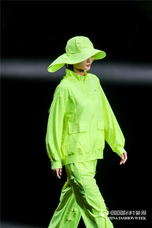  HOII 后益首度登陆中国国际时装周 「熙怡」系列亮相北京 