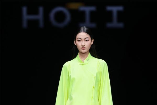  HOII 后益首度登陆中国国际时装周 「熙怡」系列亮相北京 