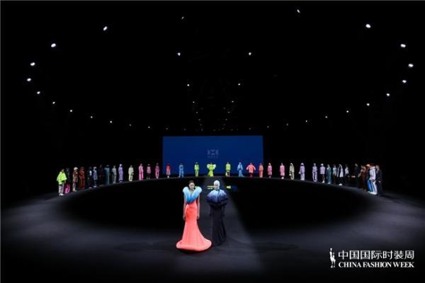  HOII 后益首度登陆中国国际时装周 「熙怡」系列亮相北京 