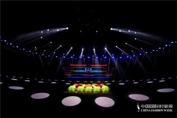  HOII 后益首度登陆中国国际时装周 「熙怡」系列亮相北京 