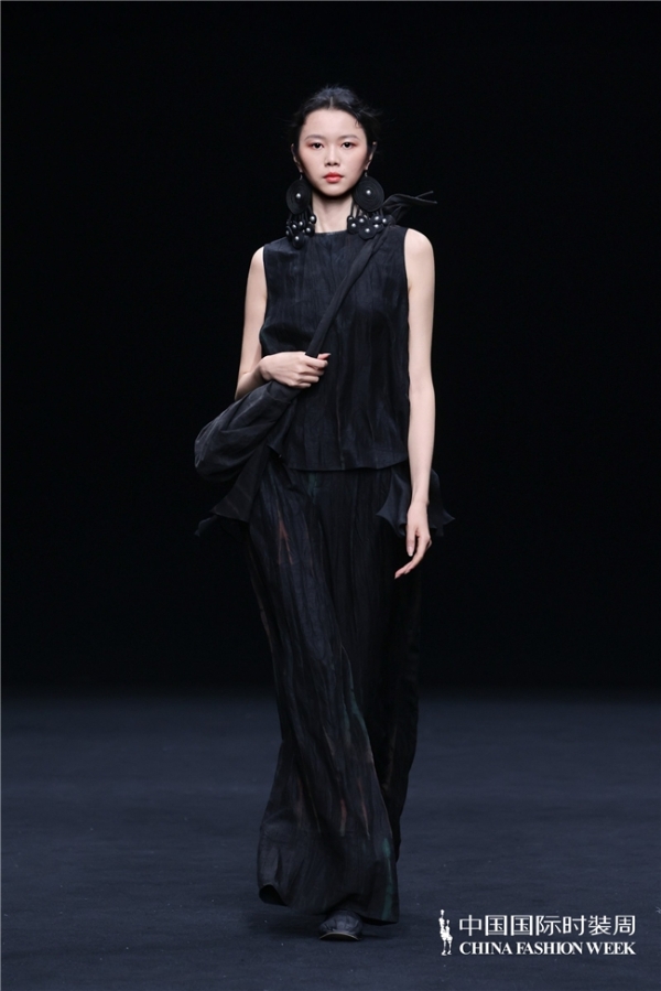  来去自如 心体无滞｜壹亍A.1盛放2026中国国际时装周（春季） 