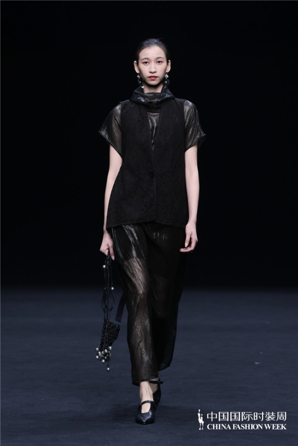  来去自如 心体无滞｜壹亍A.1盛放2026中国国际时装周（春季） 