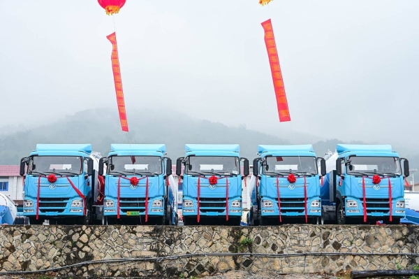  东风商用车斩获百台新能源牵引车订单，打造福建绿运新标杆 