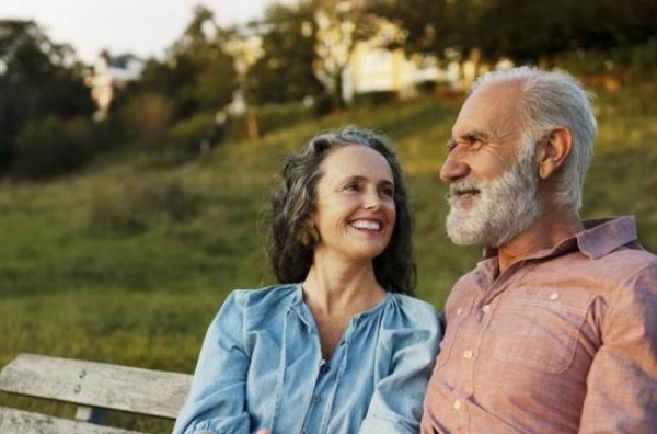 悦定制 越清晰 | 飞利浦第三代AI隐形助听器荣耀上市