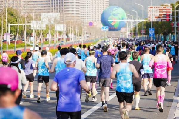 太湖9号，一起就好！太湖9号公路系列赛暨2026长兴太湖图影马拉松激情开跑，共赴春日之约 