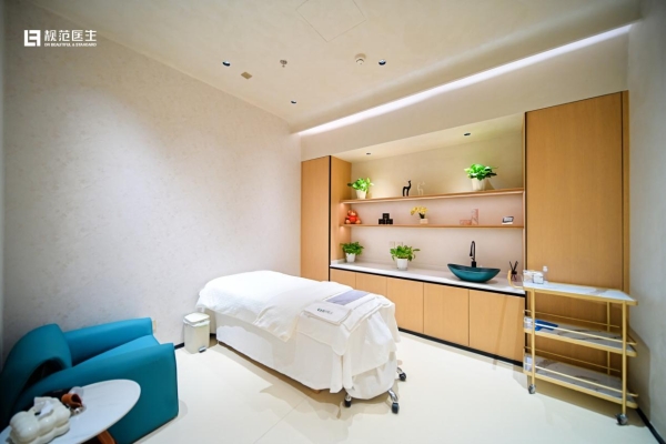 靓范医生·西城红场分院｜盛大启幕，立序冰城美学新境 